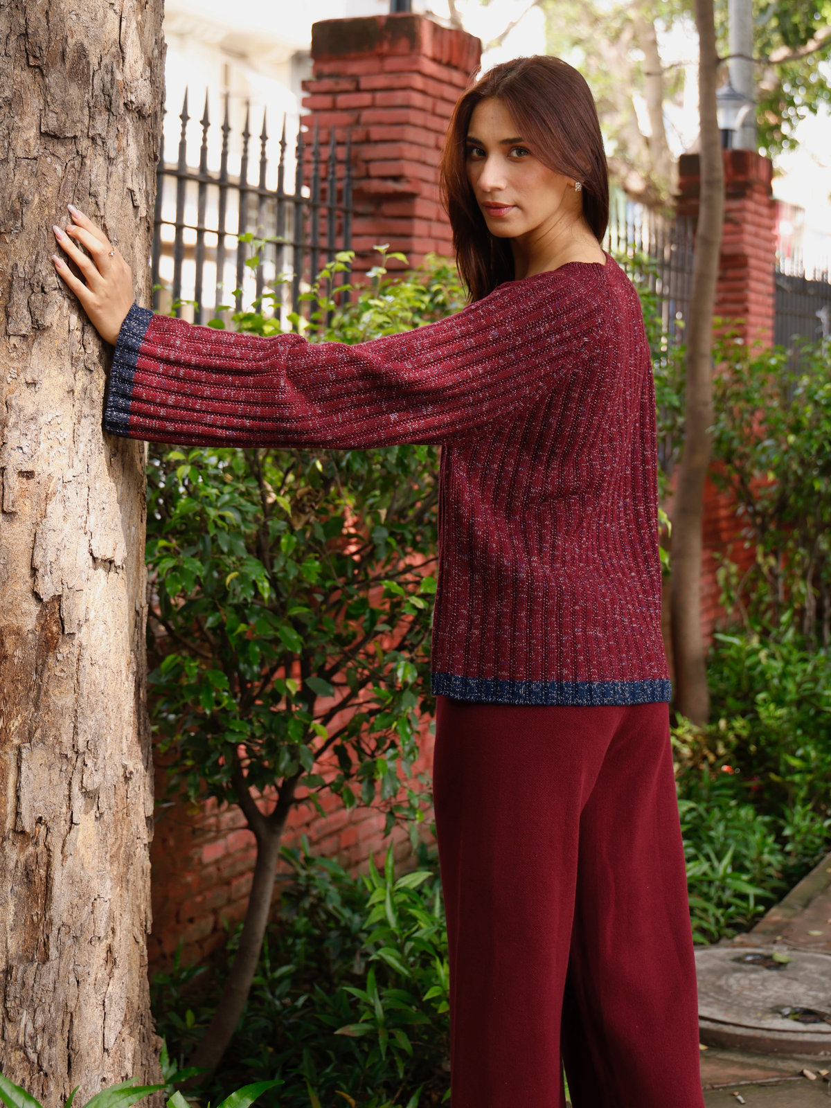 Round Neck Melange Knitted Pullover in Maroon