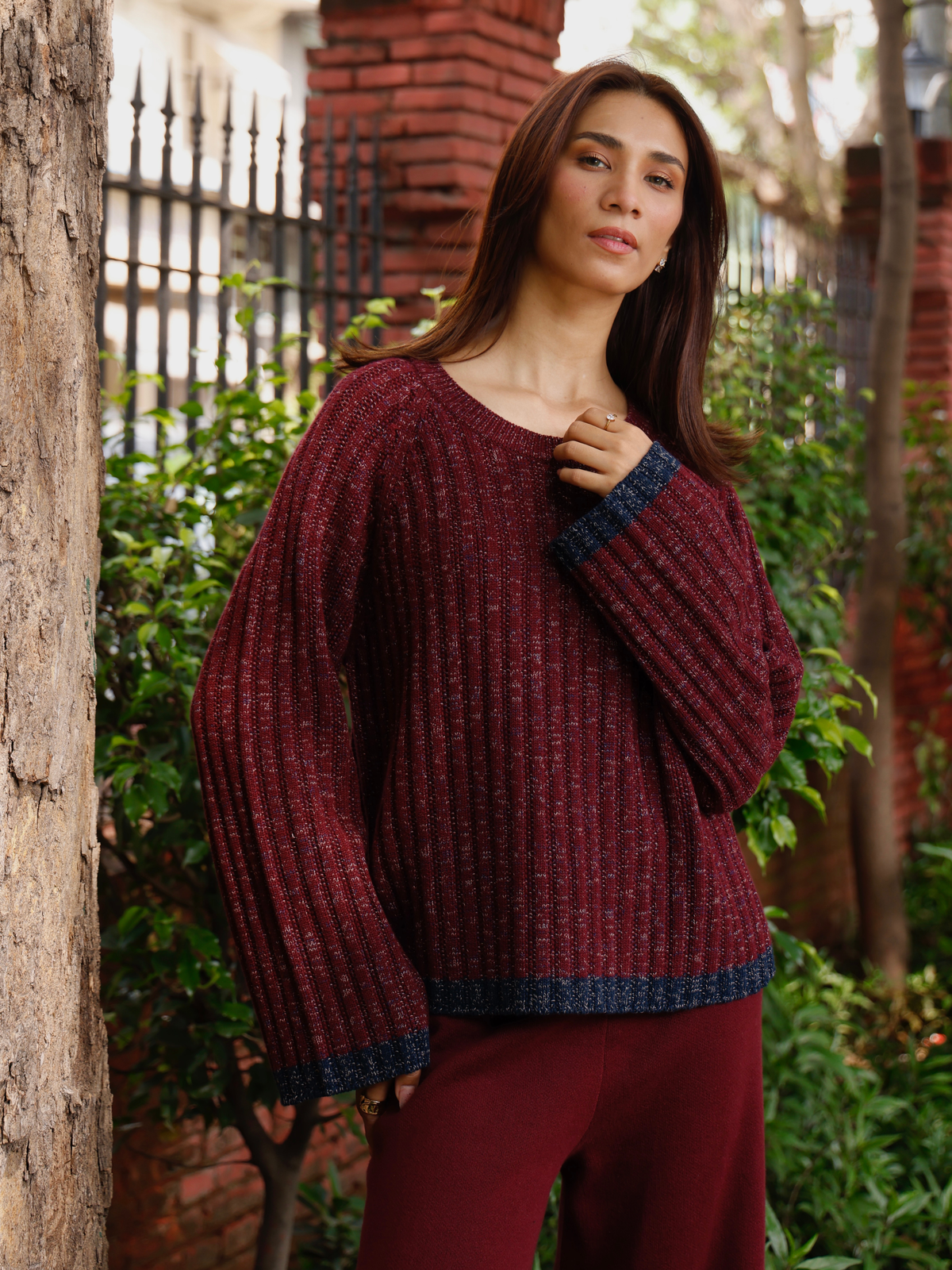 Round Neck Melange Knitted Pullover in Maroon