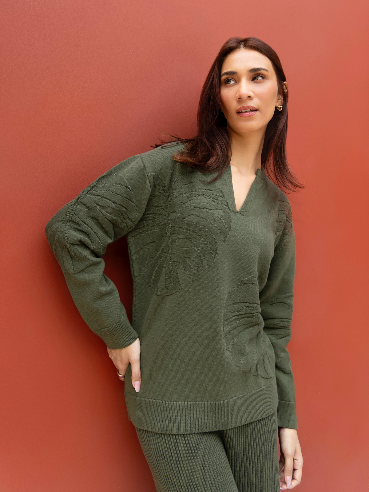 V Neck Jacquard Pullover in Forest Green