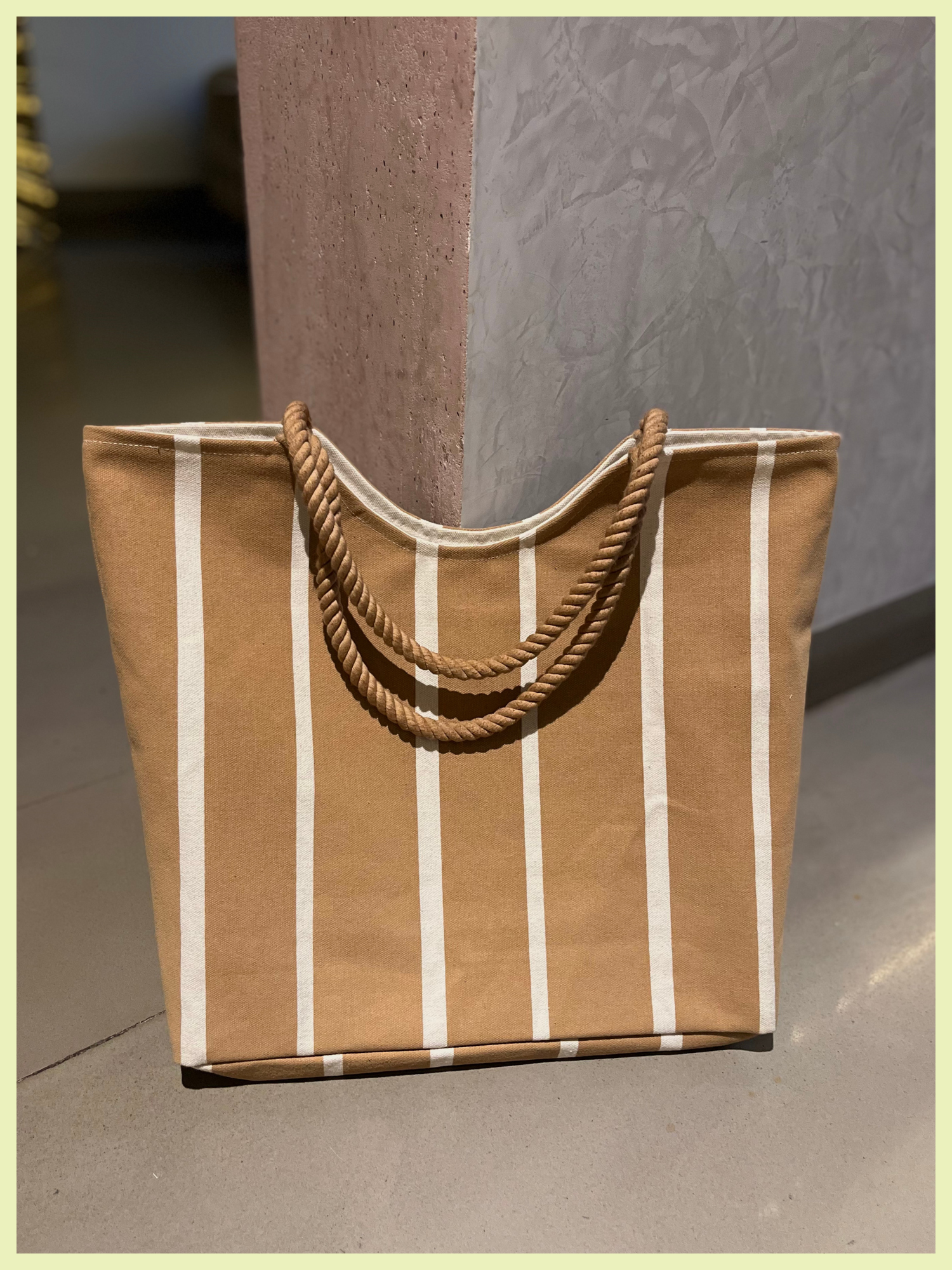 Canvas Tote Bag in Caramel Frappe