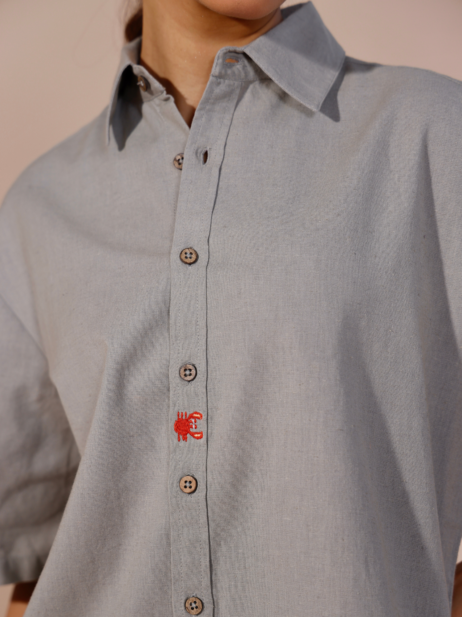 Crabby Linen Shirt in Stone Grey