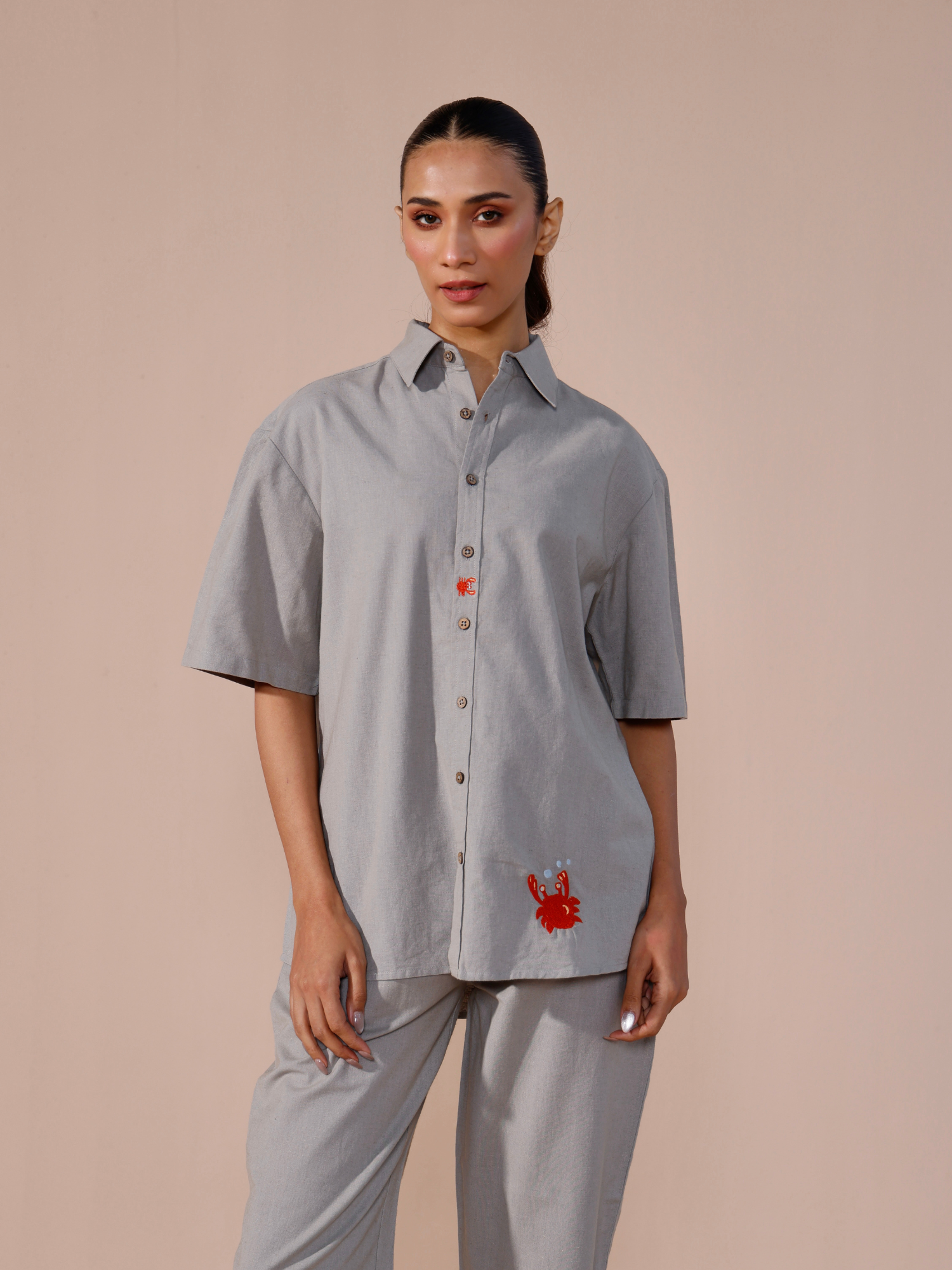 Crabby Linen Shirt in Stone Grey