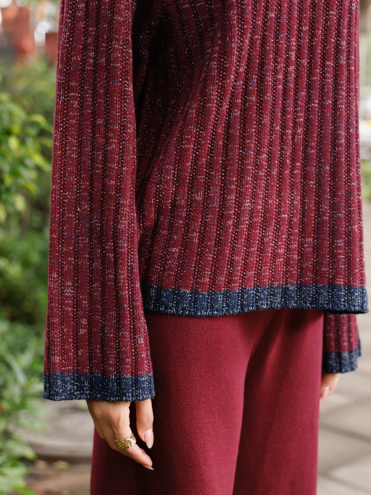 Round Neck Melange Knitted Pullover in Maroon