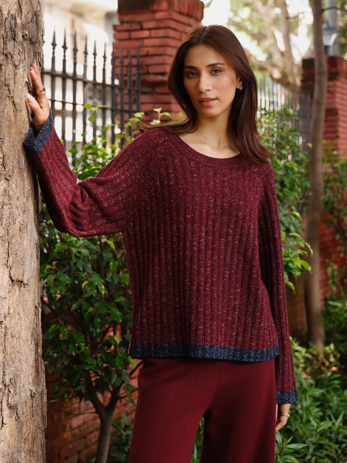 Round Neck Melange Knitted Pullover in Maroon