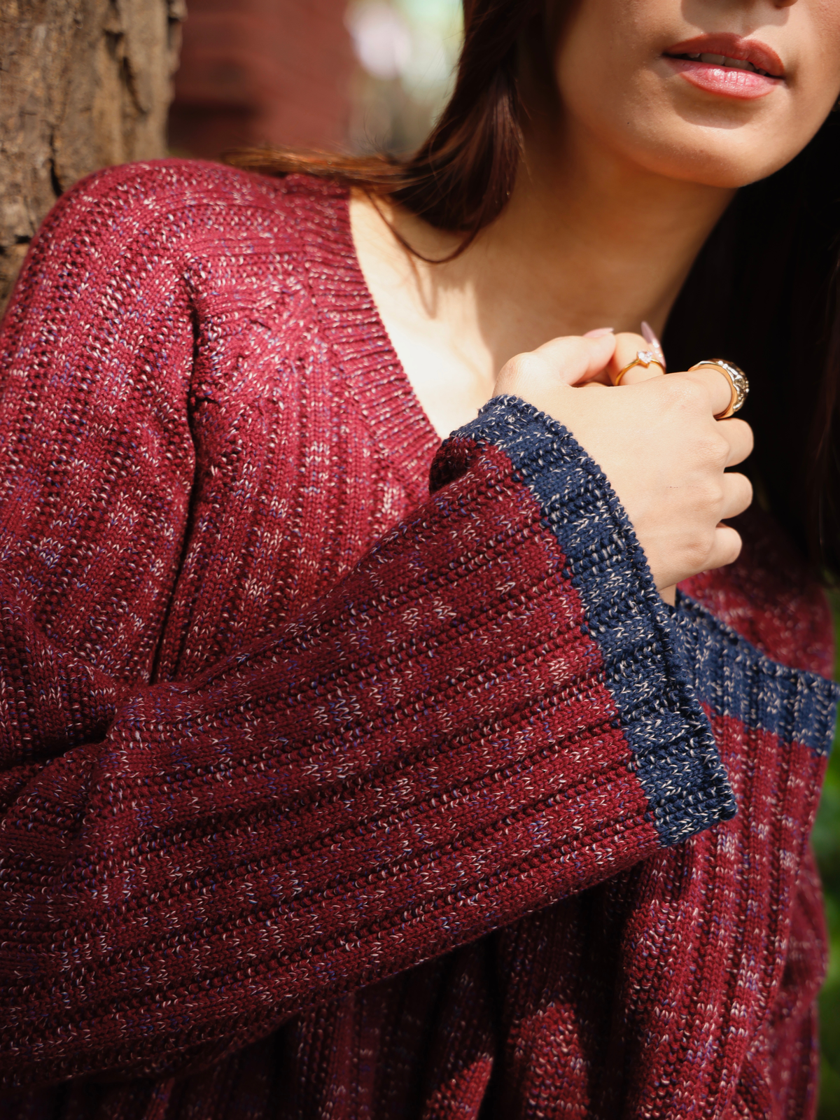 Round Neck Melange Knitted Pullover in Maroon